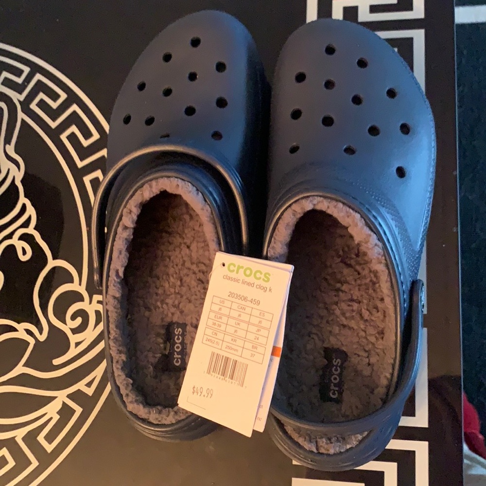 NEW!! Size 6 Youth Lined Crocs. Navy Blue and Grey lined